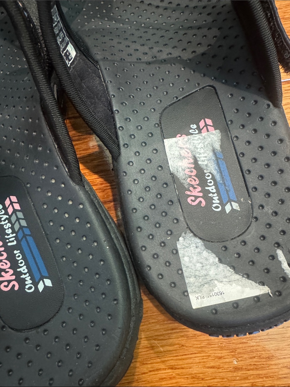 Skechers Women's Reggae Black Sandals with Multicolor Accent - Picture 2 of 5